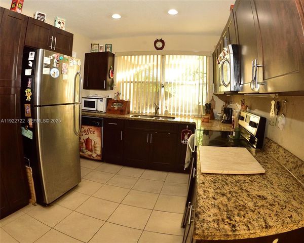 7508 Hayes St, Hollywood, FL 33024