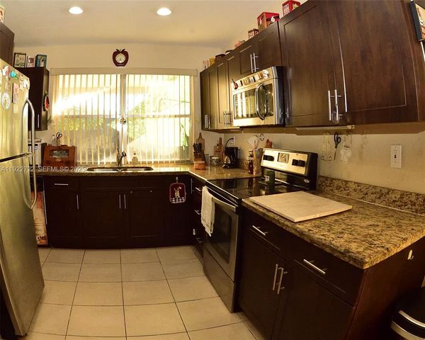 7508 Hayes St, Hollywood, FL 33024