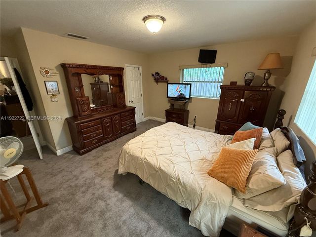 7508 Hayes St, Hollywood, FL 33024