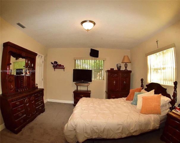 7508 Hayes St, Hollywood, FL 33024