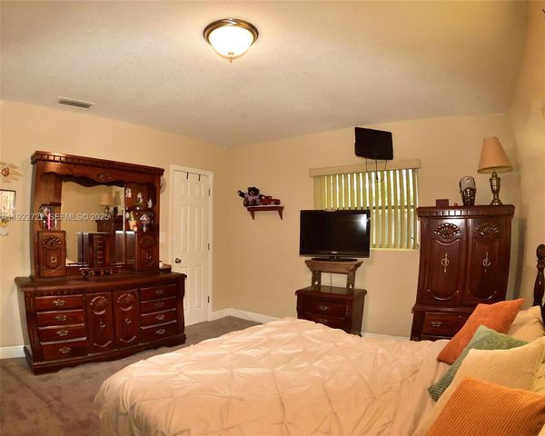 7508 Hayes St, Hollywood, FL 33024