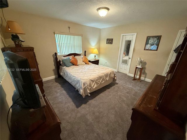 7508 Hayes St, Hollywood, FL 33024