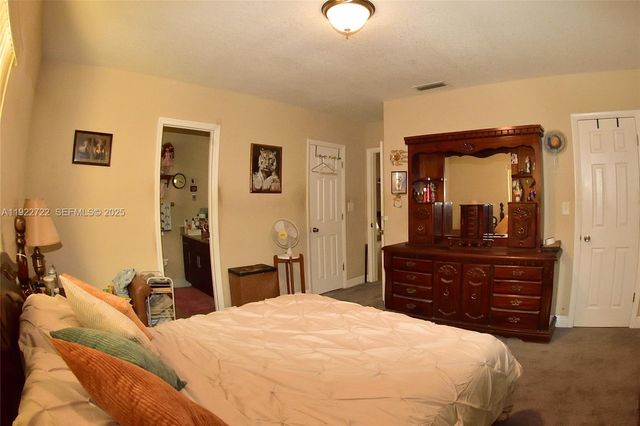 7508 Hayes St, Hollywood, FL 33024