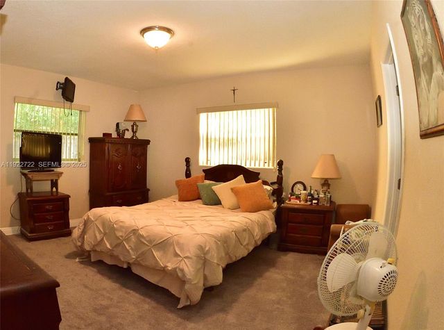 7508 Hayes St, Hollywood, FL 33024