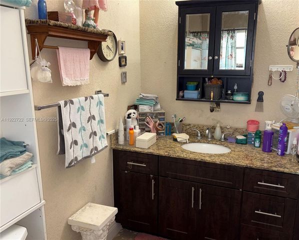 7508 Hayes St, Hollywood, FL 33024