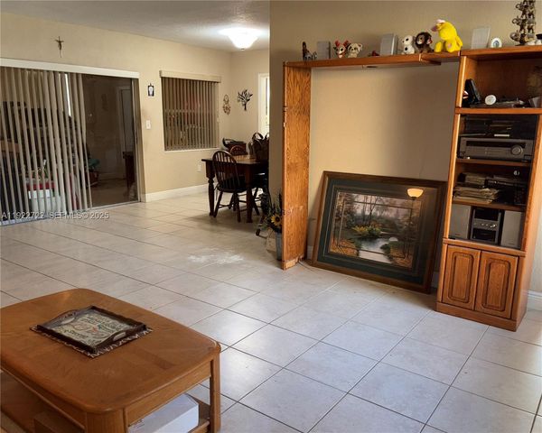 7508 Hayes St, Hollywood, FL 33024