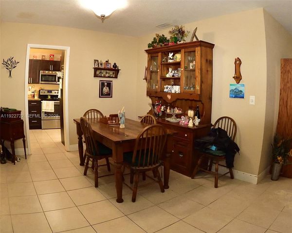 7508 Hayes St, Hollywood, FL 33024