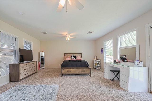 218 Beaumont Drive, Magnolia, TX 77354