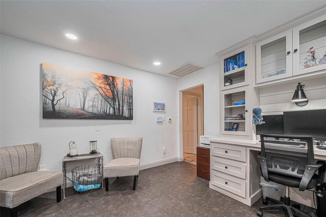 218 Beaumont Drive, Magnolia, TX 77354