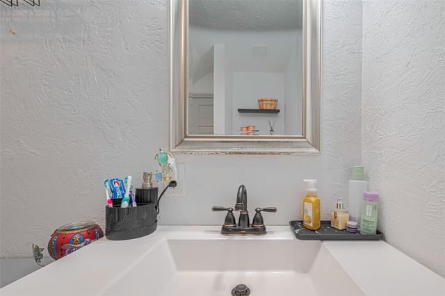 218 Beaumont Drive, Magnolia, TX 77354