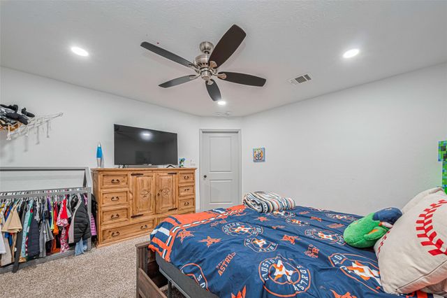 218 Beaumont Drive, Magnolia, TX 77354