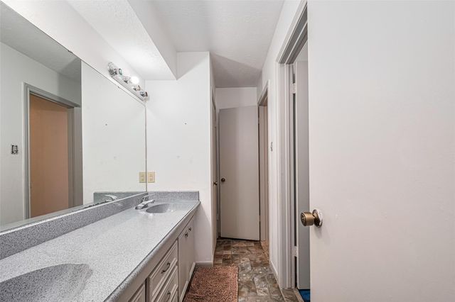 218 Beaumont Drive, Magnolia, TX 77354