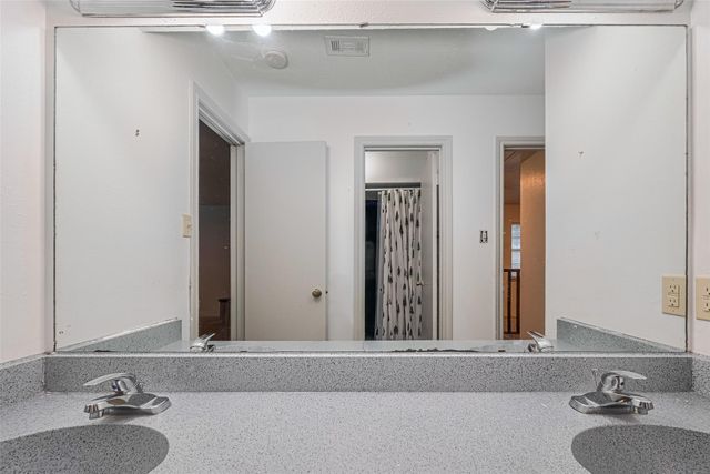 218 Beaumont Drive, Magnolia, TX 77354