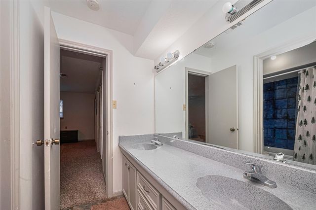 218 Beaumont Drive, Magnolia, TX 77354