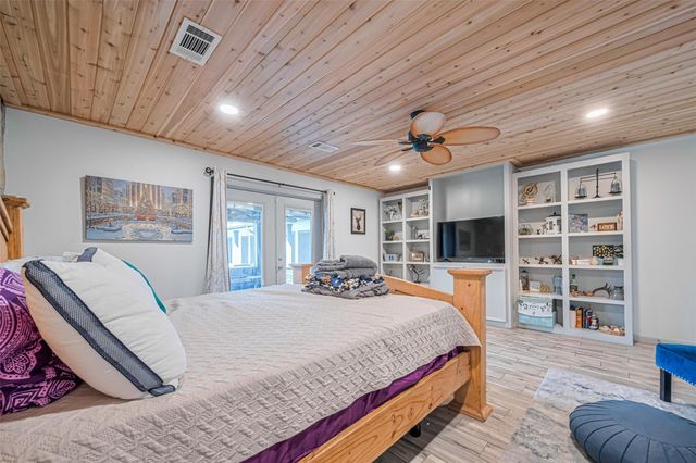 218 Beaumont Drive, Magnolia, TX 77354