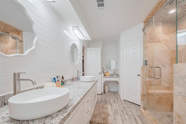 218 Beaumont Drive, Magnolia, TX 77354