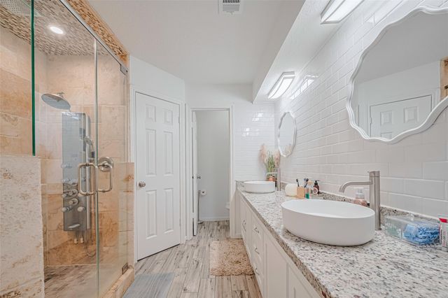 218 Beaumont Drive, Magnolia, TX 77354