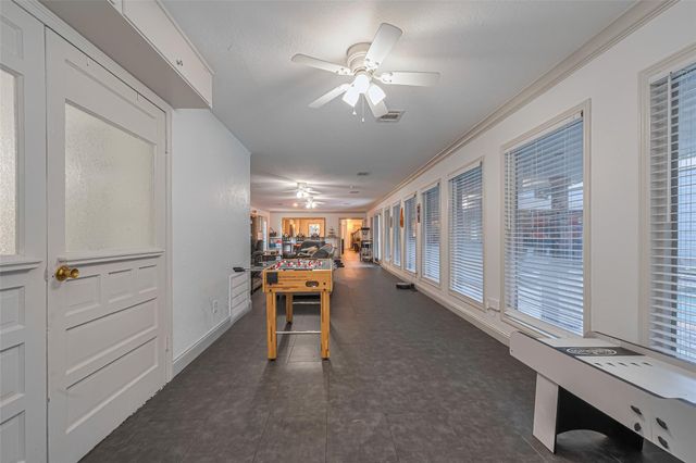 218 Beaumont Drive, Magnolia, TX 77354