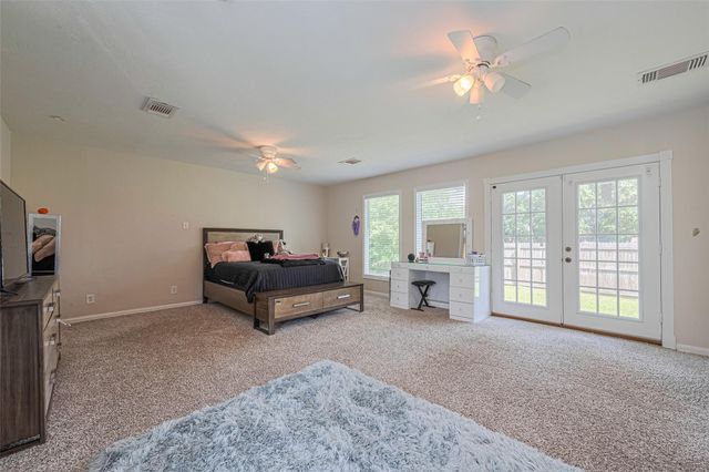 218 Beaumont Drive, Magnolia, TX 77354