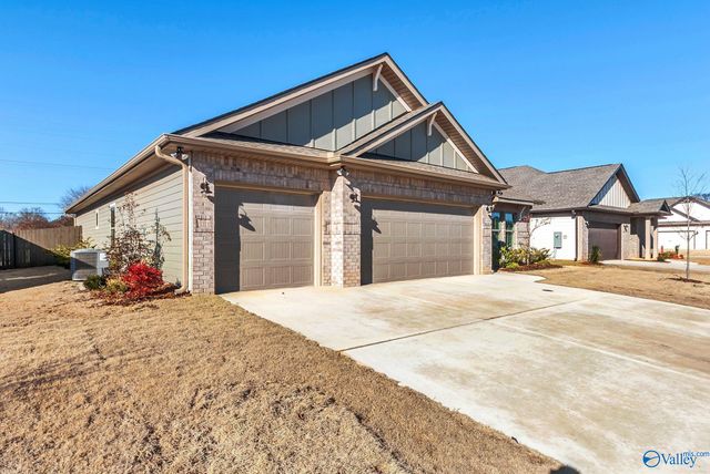 12402 Whitcomb Circle, Athens, AL 35613