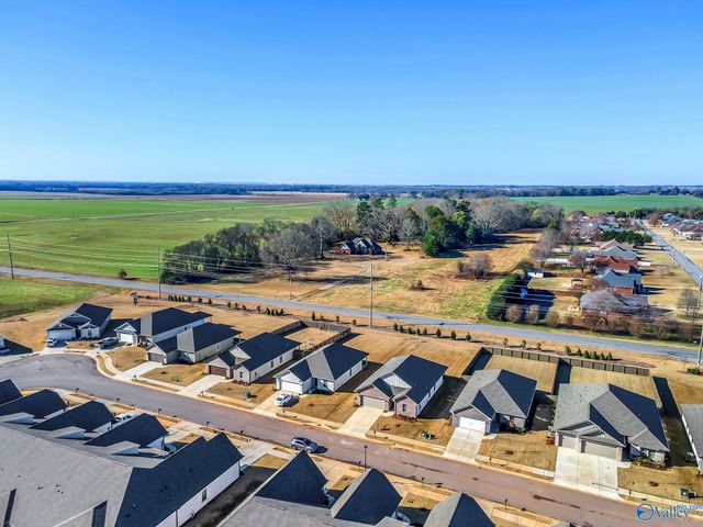 12402 Whitcomb Circle, Athens, AL 35613