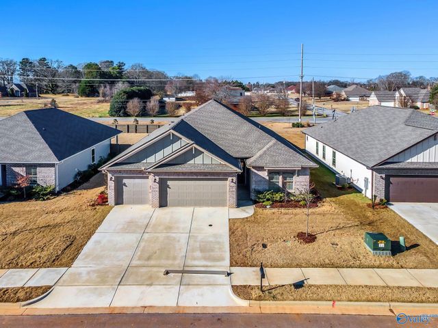 12402 Whitcomb Circle, Athens, AL 35613