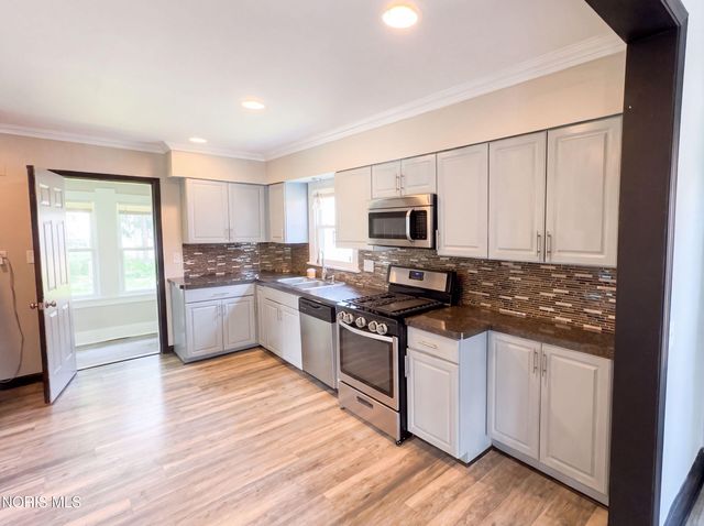 608 Howland Avenue, Toledo, OH 43605