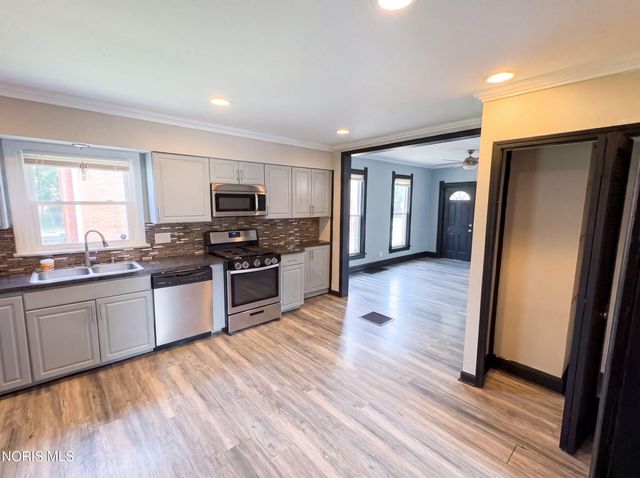 608 Howland Avenue, Toledo, OH 43605