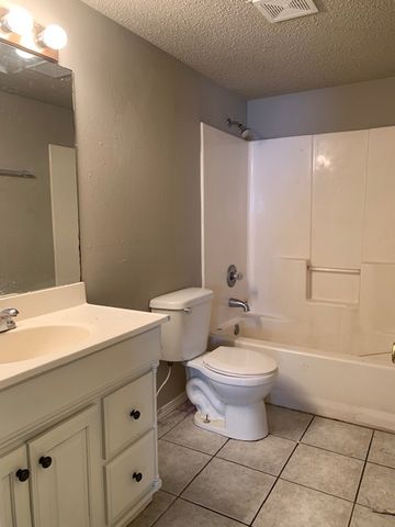 1605 Azalea Circle A, Springdale, AR 72764