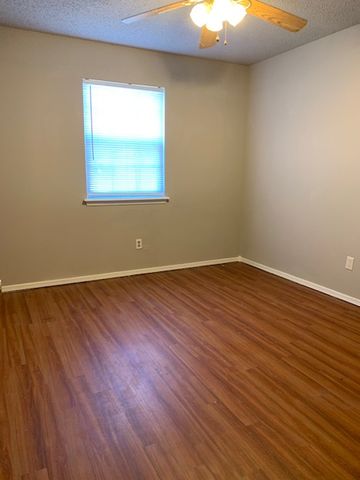 1605 Azalea Circle A, Springdale, AR 72764