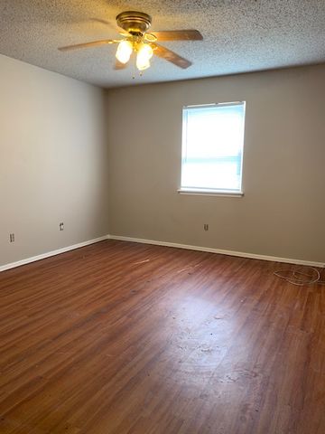 1605 Azalea Circle A, Springdale, AR 72764