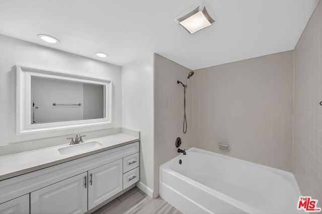 2700 Cahuenga Boulevard 4220, Los Angeles, CA 90068