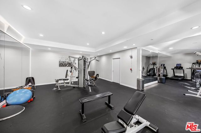 2700 Cahuenga Boulevard 4220, Los Angeles, CA 90068