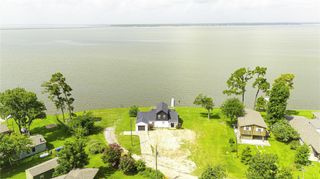 810 W Cattle Dr, Onalaska, TX 77360