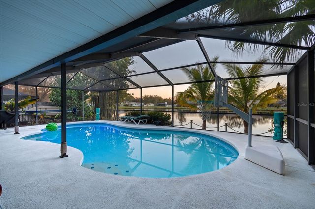 4110 W BANK AVENUE, Tampa, FL 33624