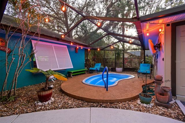 4110 W BANK AVENUE, Tampa, FL 33624