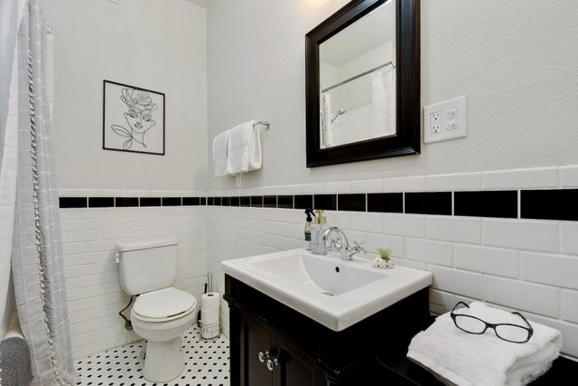 712 E 44th ST A, Austin, TX 78751