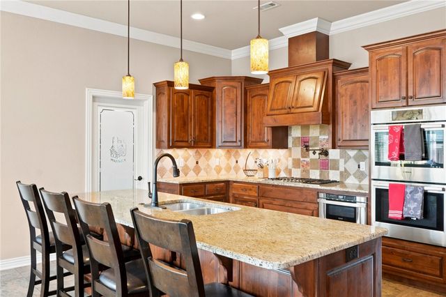 6300 S 46th Boulevard, Rogers, AR 72758