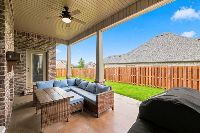 6300 S 46th Boulevard, Rogers, AR 72758