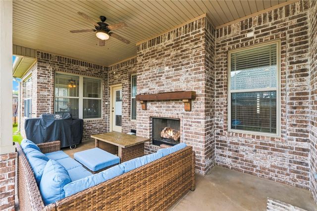 6300 S 46th Boulevard, Rogers, AR 72758