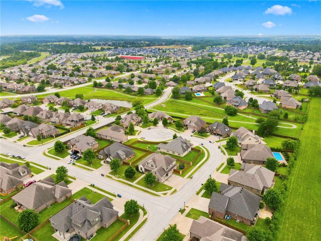 6300 S 46th Boulevard, Rogers, AR 72758
