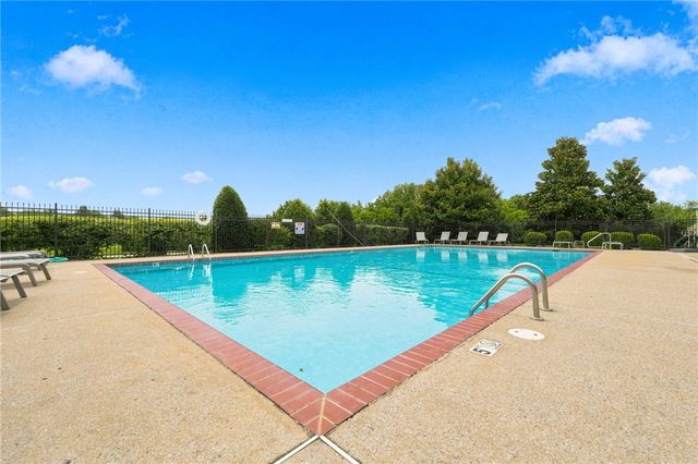 6300 S 46th Boulevard, Rogers, AR 72758