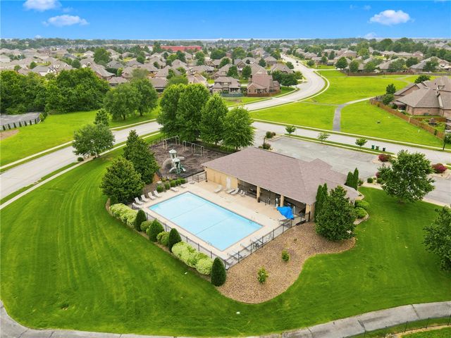 6300 S 46th Boulevard, Rogers, AR 72758