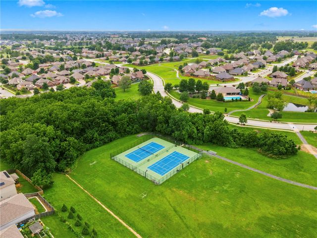 6300 S 46th Boulevard, Rogers, AR 72758