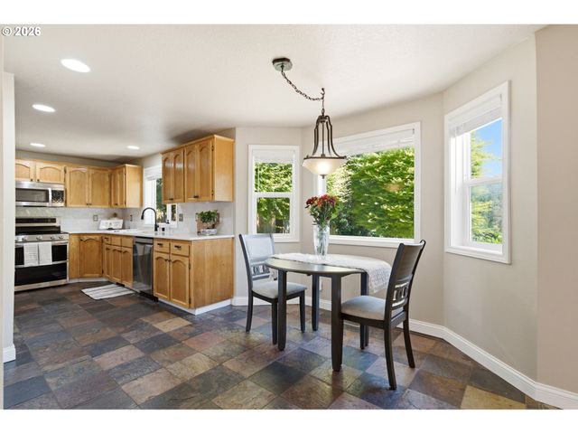 1200 E PIONEER Loop, La Center, WA 98629