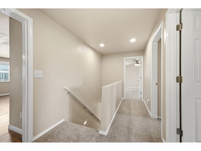 1200 E PIONEER Loop, La Center, WA 98629