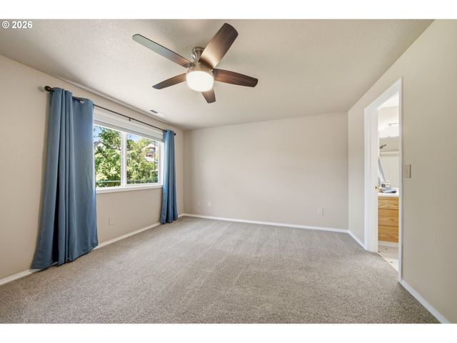 1200 E PIONEER Loop, La Center, WA 98629