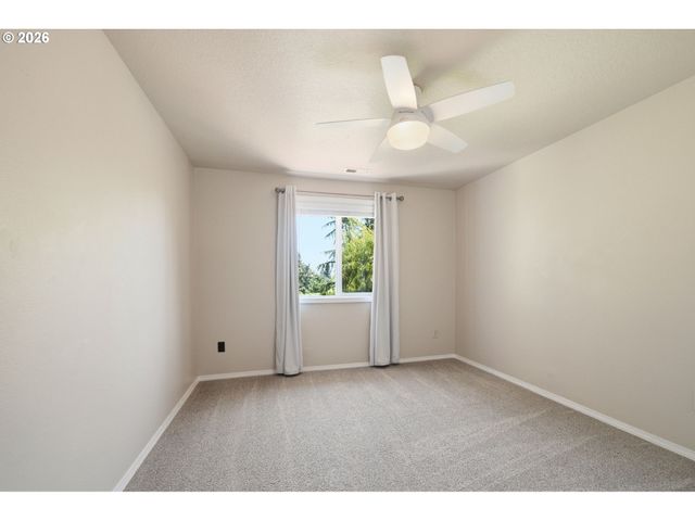 1200 E PIONEER Loop, La Center, WA 98629