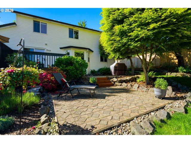 1200 E PIONEER Loop, La Center, WA 98629