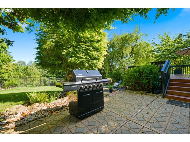 1200 E PIONEER Loop, La Center, WA 98629